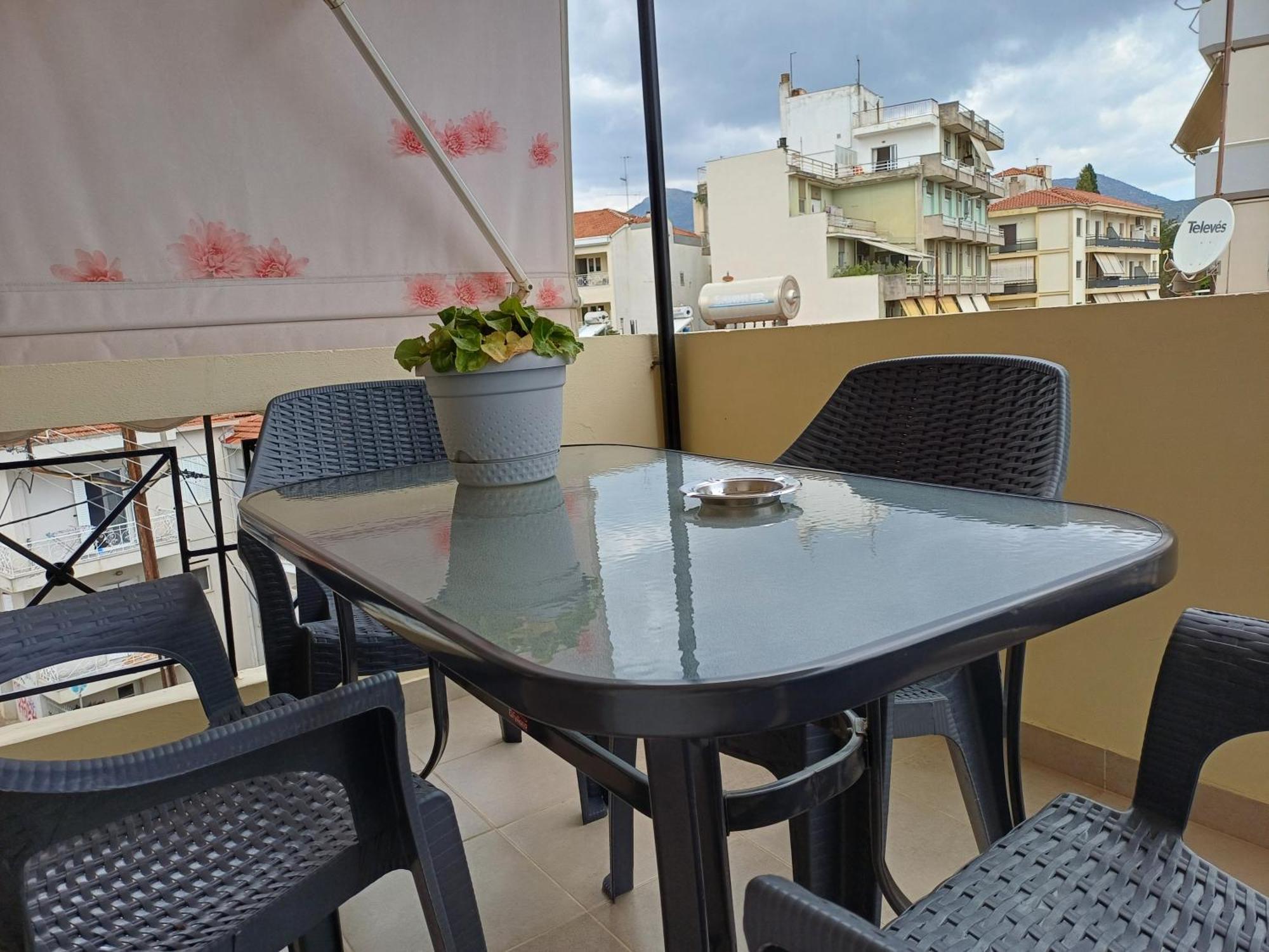 Georgia'S Comfort City Center Apartment Tripoli Extérieur photo